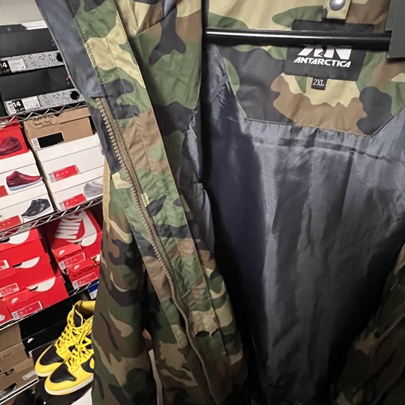 Mens XXL waterproof woodland camo jacket (sic) - Picture 9 of 13